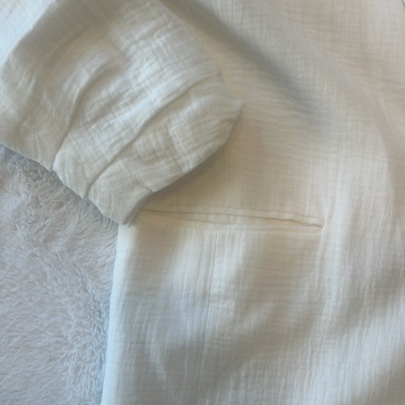 Blazer - Nine West White Blazer - XL - Embrace the “old money look - Picture 3 of 6